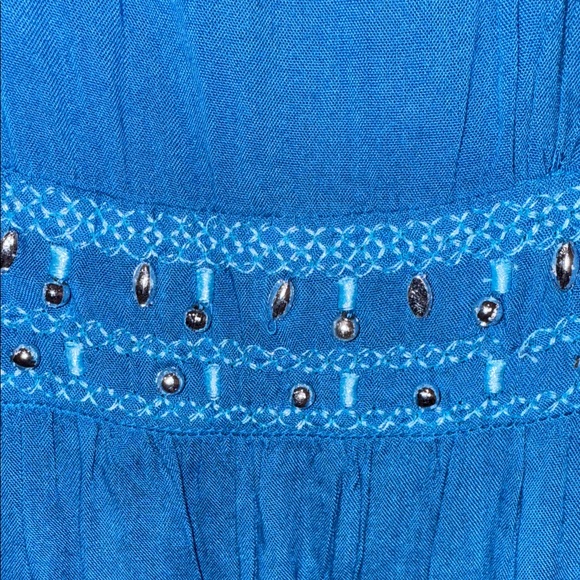 Chic Blue Midi Dress with Embellished Details - Picture 11 of 12